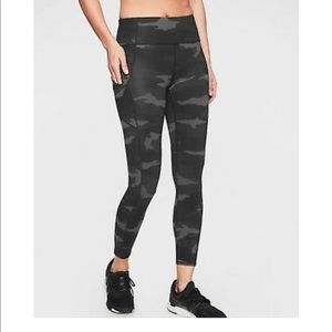 Athleta Camo Contender 7/8 Powerlif Legging